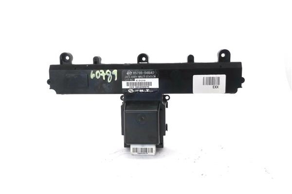 Recambio de display para ssangyong rexton 2.7 270 xdi limited referencia OEM IAM 8570008B40  
