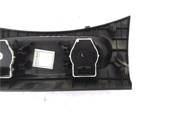 Recambio de mandos climatizador para ssangyong rexton 2.7 270 xdi limited referencia OEM IAM 7653008B01  