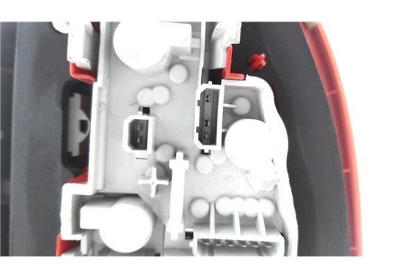 Recambio de piloto trasero izquierdo para volkswagen passat berlina (3b3) 1.9 tdi referencia OEM IAM 3B5945095AE  