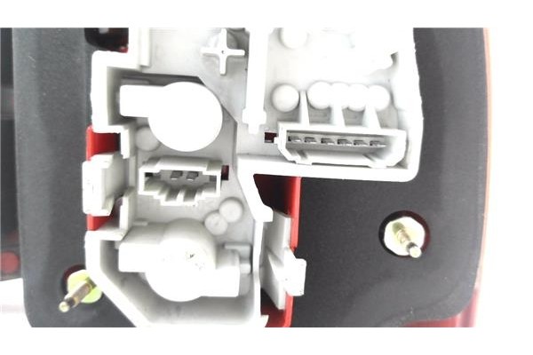 Recambio de piloto trasero izquierdo para volkswagen passat berlina (3b3) 1.9 tdi referencia OEM IAM 3B5945095AE  