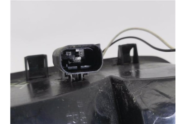 Recambio de piloto marcha atras para opel vivaro 2.0 cdti referencia OEM IAM 19A661R  
