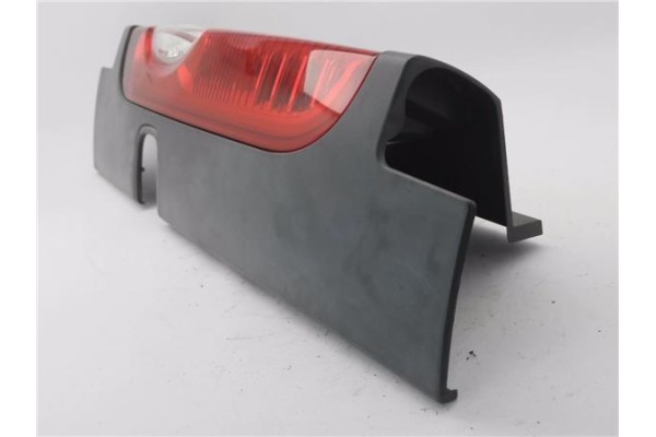 Recambio de piloto trasero derecho para opel vivaro 2.0 cdti referencia OEM IAM 265A60118R 93857722 