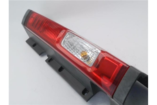 Recambio de piloto trasero derecho para opel vivaro 2.0 cdti referencia OEM IAM 265A60118R 93857722 