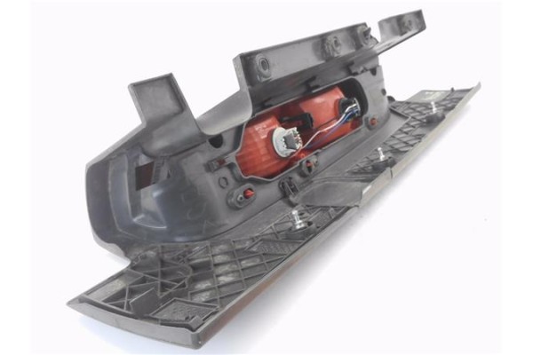 Recambio de piloto trasero izquierdo para opel vivaro 2.0 cdti referencia OEM IAM 265A60118R 93857722 