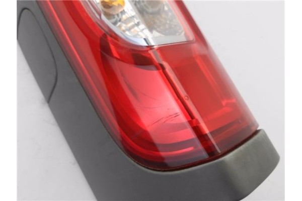 Recambio de piloto trasero izquierdo para opel vivaro 2.0 cdti referencia OEM IAM 265A60118R 93857722 