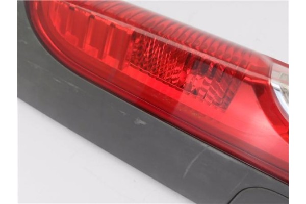 Recambio de piloto trasero izquierdo para opel vivaro 2.0 cdti referencia OEM IAM 265A60118R 93857722 