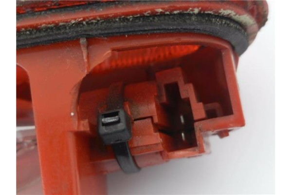Recambio de luz central de freno para opel vivaro 2.0 cdti referencia OEM IAM 8200209522A  