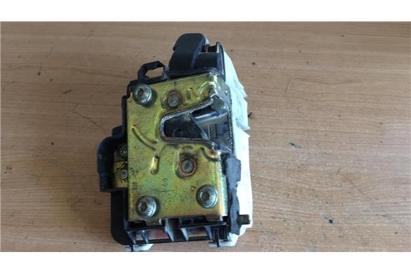 Recambio de cierre electromagnetico trasero izquierdo para seat cordoba berlina (6k2) 1.4 clx referencia OEM IAM 64K839015  