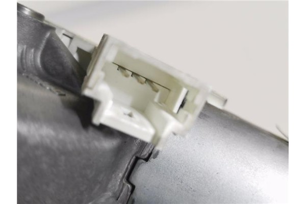 Recambio de motor limpiaparabrisas trasero para opel vivaro 2.0 cdti referencia OEM IAM 7700311690E 53014312B 