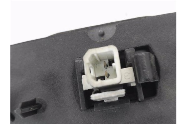Recambio de piloto matricula para opel vivaro 2.0 cdti referencia OEM IAM 8200434687 9,39E+07 