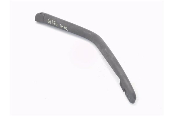 Recambio de brazo limpiaparabrisas trasero para opel vivaro 2.0 cdti referencia OEM IAM 7700308803  
