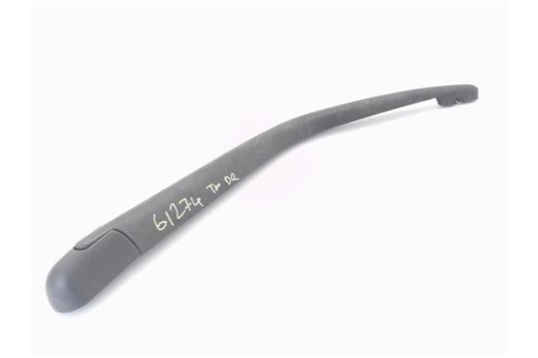 Recambio de brazo limpiaparabrisas trasero para opel vivaro 2.0 cdti referencia OEM IAM 7700308803  