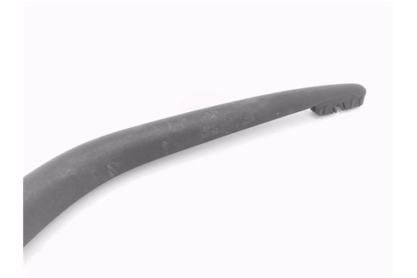 Recambio de brazo limpiaparabrisas trasero para opel vivaro 2.0 cdti referencia OEM IAM 7700308803  