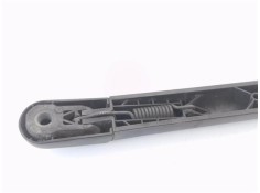 Recambio de brazo limpiaparabrisas trasero para opel vivaro 2.0 cdti referencia OEM IAM 7700308803  