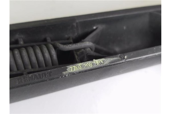 Recambio de brazo limpiaparabrisas trasero para opel vivaro 2.0 cdti referencia OEM IAM 7700308803  