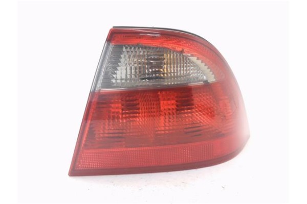 Recambio de piloto trasero derecho para saab 9-5 berlina 2.0 t e ecopower referencia OEM IAM 5142203  