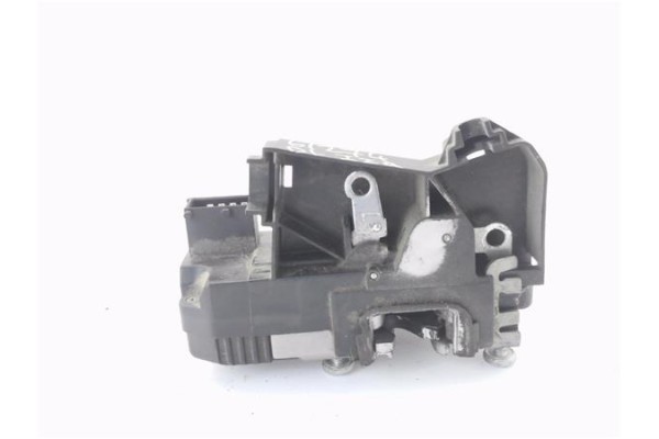 Recambio de cierre electromagnetico delantero izquierdo para opel vivaro 2.0 cdti referencia OEM IAM 8200008260  