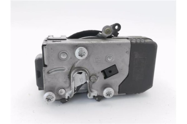 Recambio de cierre electromagnetico delantero izquierdo para opel vivaro 2.0 cdti referencia OEM IAM 8200008260  