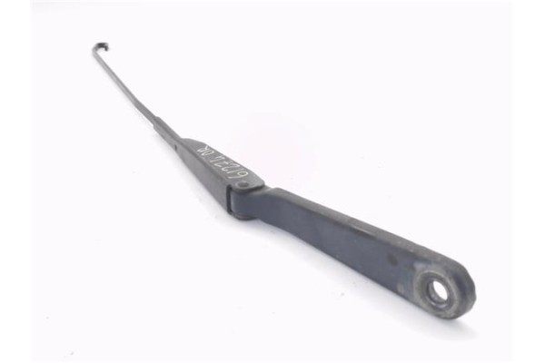 Recambio de brazo limpiaparabrisas delantero derecho para opel vivaro 2.0 cdti referencia OEM IAM 8200696499 93859763 