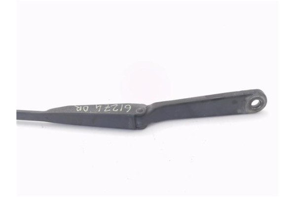 Recambio de brazo limpiaparabrisas delantero derecho para opel vivaro 2.0 cdti referencia OEM IAM 8200696499 93859763 