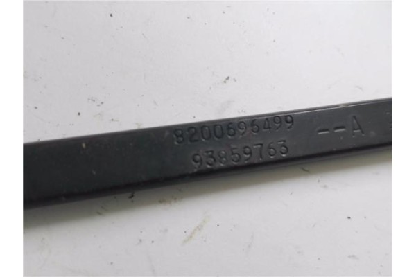 Recambio de brazo limpiaparabrisas delantero derecho para opel vivaro 2.0 cdti referencia OEM IAM 8200696499 93859763 