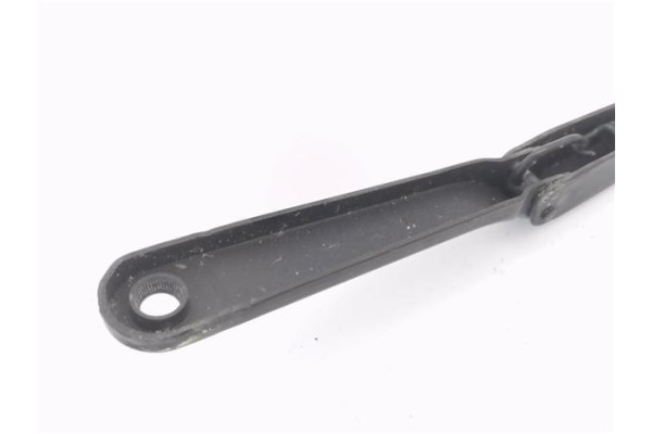 Recambio de brazo limpiaparabrisas delantero derecho para opel vivaro 2.0 cdti referencia OEM IAM 8200696499 93859763 