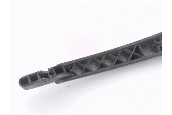 Recambio de brazo limpiaparabrisas trasero para renault clio iii 1.4 16v referencia OEM IAM 8200213059  