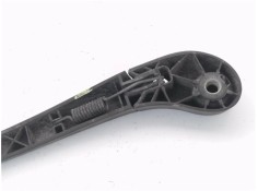 Recambio de brazo limpiaparabrisas trasero para renault clio iii 1.4 16v referencia OEM IAM 8200213059  