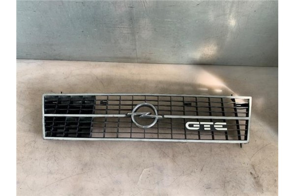 Recambio de rejilla capo para opel kadett e 1.6 d referencia OEM IAM 1320027  