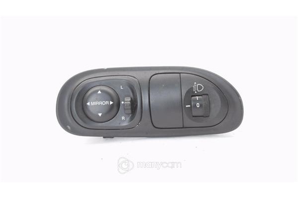 Recambio de mando retrovisor electrico para hyundai lantra berlina (rd) 1.6 i referencia OEM IAM 9353029000 9337029050 