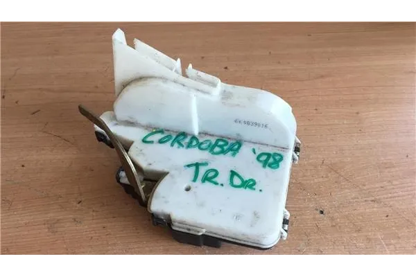 Recambio de cierre electromagnetico trasero derecho para seat cordoba berlina (6k2) 1.4 clx referencia OEM IAM 6K4839016  