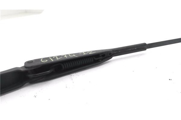 Recambio de brazo limpiaparabrisas delantero izquierdo para opel vivaro 2.0 cdti referencia OEM IAM 7700311582 91165490 