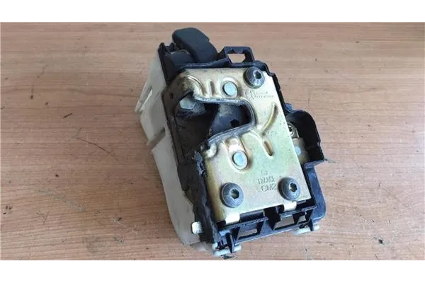 Recambio de cierre electromagnetico trasero derecho para seat cordoba berlina (6k2) 1.4 clx referencia OEM IAM 6K4839016  