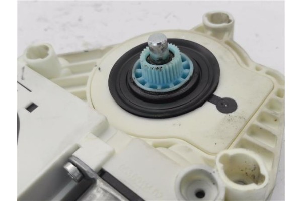 Recambio de motor elevalunas delantero derecho para seat altea xl (5p5) 1.6 tdi referencia OEM IAM 5P0837402AK 3C08959702 