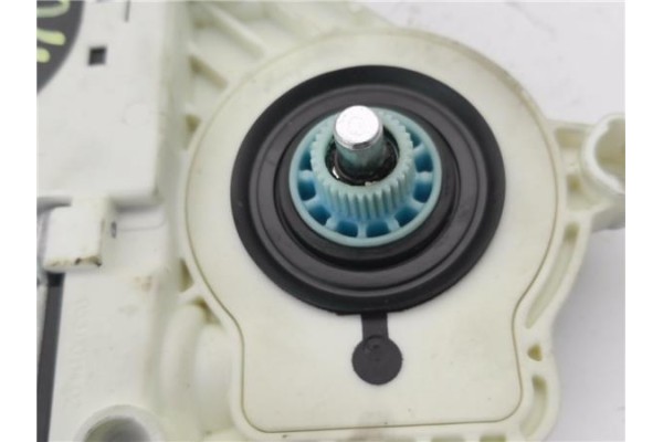 Recambio de motor elevalunas delantero izquierdo para seat altea xl (5p5) 1.6 tdi referencia OEM IAM 5P0837401AK 3C8959701 