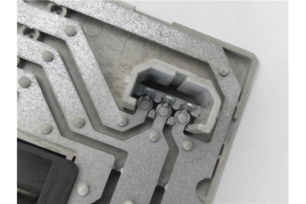 Recambio de luz delantero central techo para seat altea xl (5p5) 1.6 tdi referencia OEM IAM 5P0947105E  