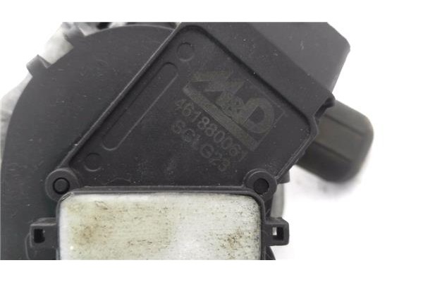 Recambio de motor limpiaparabrisas delantero para renault clio iii 1.4 16v referencia OEM IAM 46188006 SCLG23 