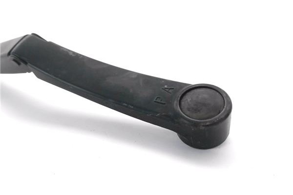 Recambio de brazo limpiaparabrisas delantero derecho para hyundai i30 (fd) 1.6 comfort referencia OEM IAM 420011234  