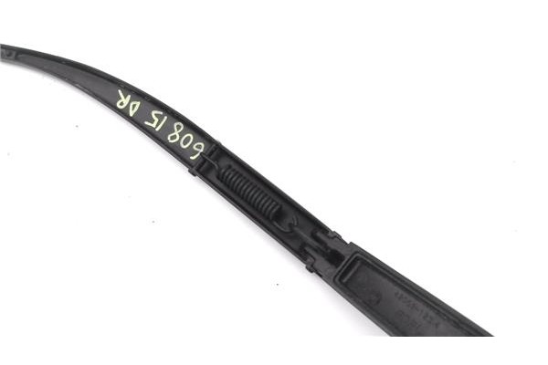 Recambio de brazo limpiaparabrisas delantero derecho para hyundai i30 (fd) 1.6 comfort referencia OEM IAM 420011234  