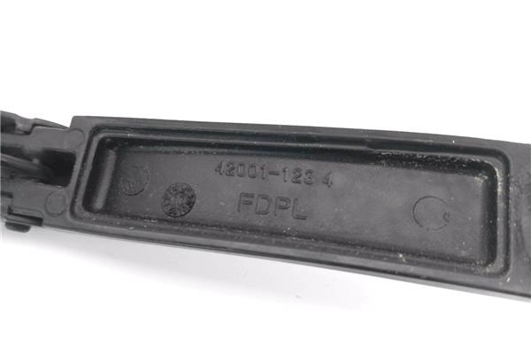 Recambio de brazo limpiaparabrisas delantero derecho para hyundai i30 (fd) 1.6 comfort referencia OEM IAM 420011234  