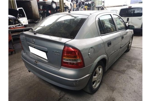 opel astra g berlina del año 2001
