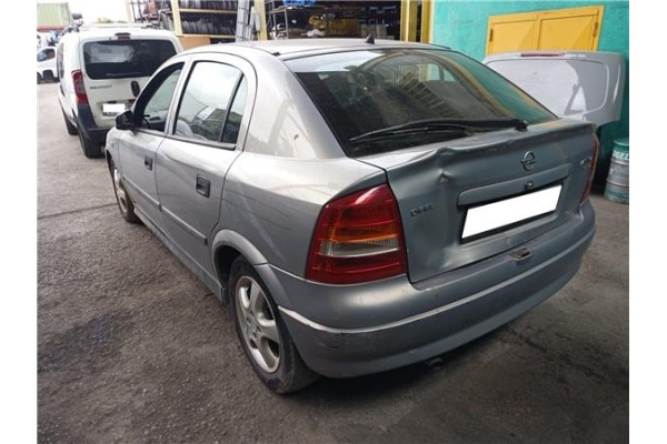 opel astra g berlina del año 2001