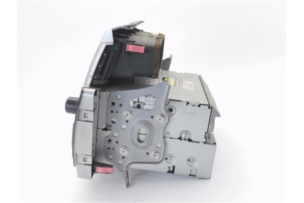Recambio de autoradio para toyota yaris (ksp9/scp9/nlp9) 1.3 vvt-i referencia OEM IAM 861200D120  