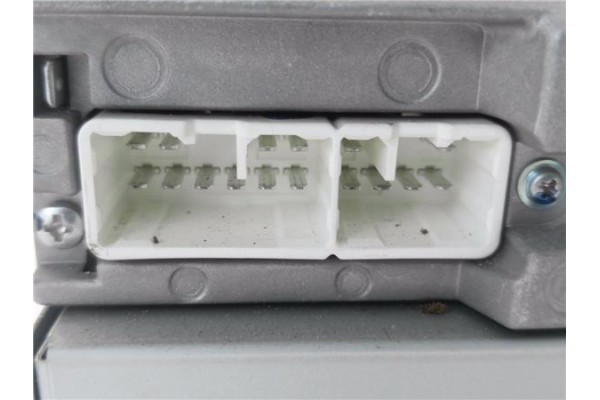 Recambio de autoradio para toyota yaris (ksp9/scp9/nlp9) 1.3 vvt-i referencia OEM IAM 861200D120  