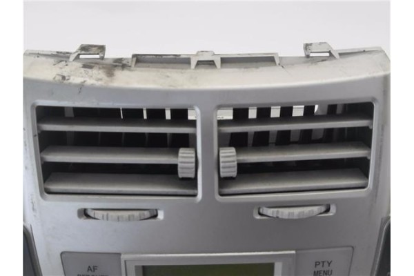 Recambio de autoradio para toyota yaris (ksp9/scp9/nlp9) 1.3 vvt-i referencia OEM IAM 861200D120  