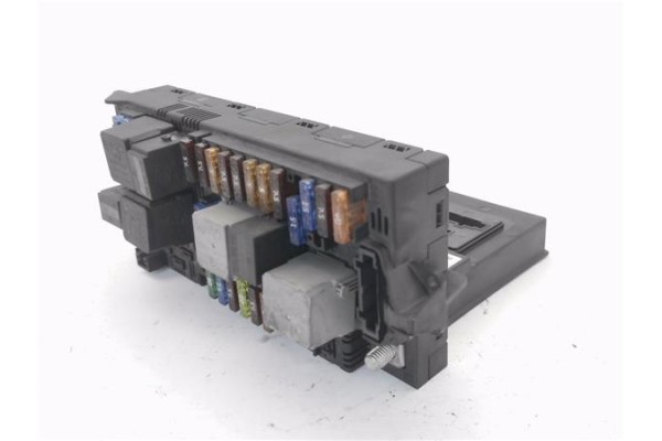 Recambio de caja fusibles/rele para mercedes-benz clase e (bm 211) berlina 2.7 e 270 cdi (211.016) referencia OEM IAM 2115457801