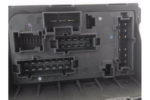 Recambio de caja fusibles/rele para mercedes-benz clase e (bm 211) berlina 2.7 e 270 cdi (211.016) referencia OEM IAM 2115457801