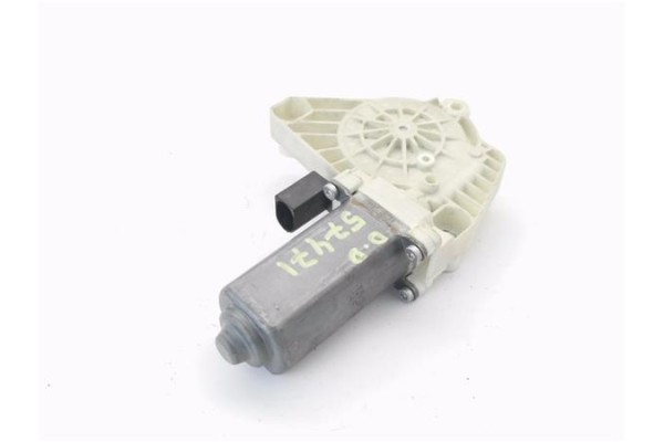 Recambio de motor elevalunas delantero derecho para mercedes-benz clase a (bm 169) 2.0 a 180 cdi (169.007) referencia OEM IAM A1