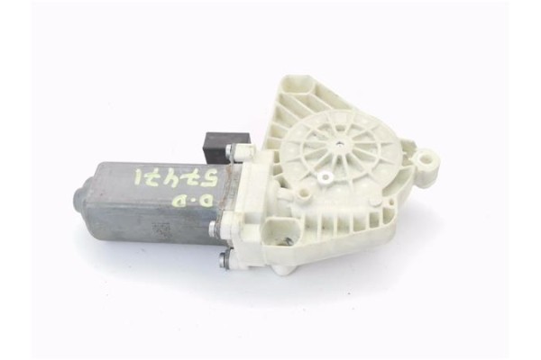 Recambio de motor elevalunas delantero derecho para mercedes-benz clase a (bm 169) 2.0 a 180 cdi (169.007) referencia OEM IAM A1