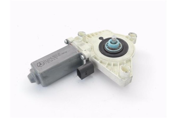 Recambio de motor elevalunas delantero derecho para mercedes-benz clase a (bm 169) 2.0 a 180 cdi (169.007) referencia OEM IAM A1